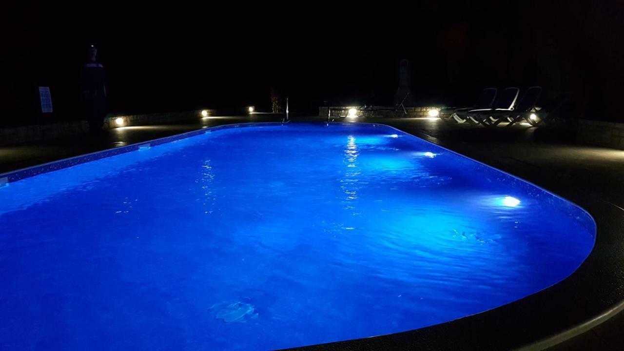 Holiday Home Marina Каштелир Экстерьер фото