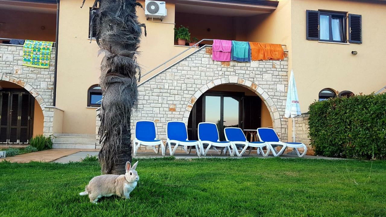 Holiday Home Marina Каштелир Экстерьер фото