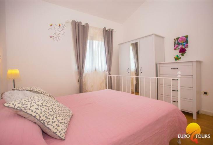 Holiday Home Marina Каштелир Экстерьер фото