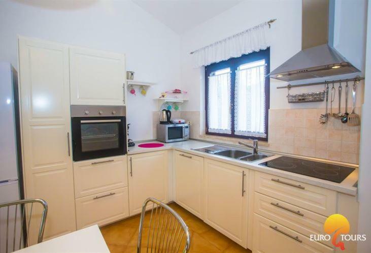 Holiday Home Marina Каштелир Экстерьер фото