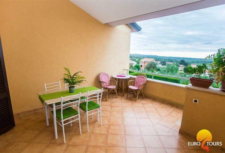 Holiday Home Marina Каштелир Экстерьер фото