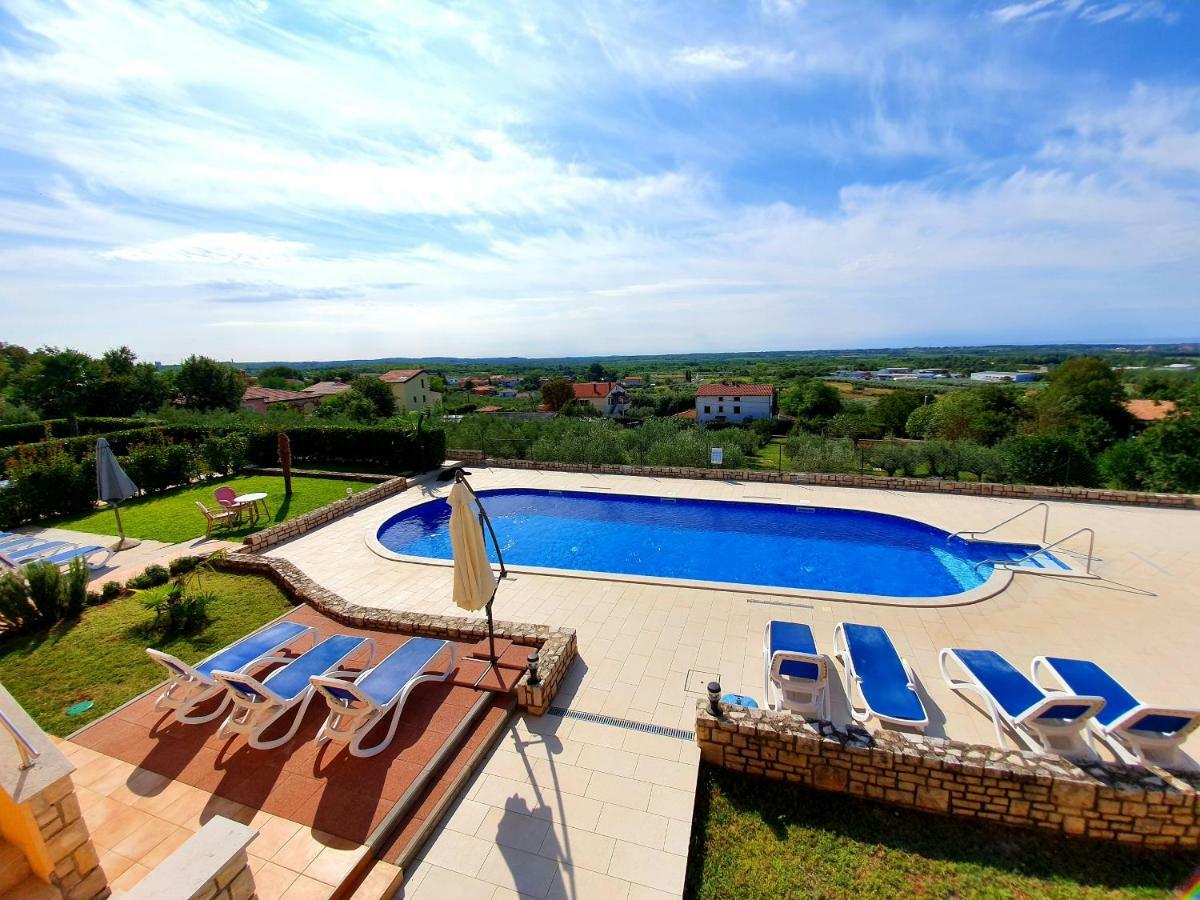 Holiday Home Marina Каштелир Экстерьер фото
