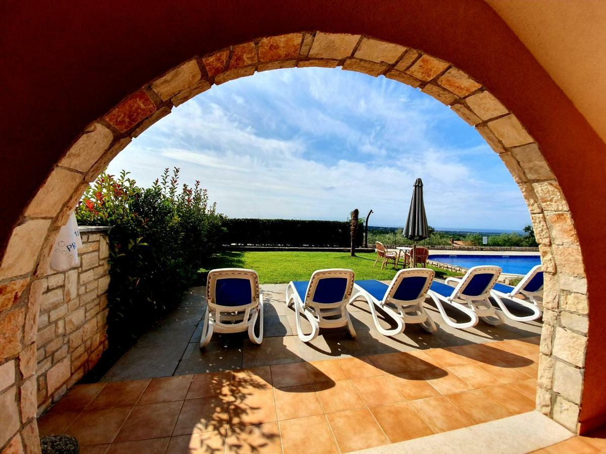 Holiday Home Marina Каштелир Экстерьер фото